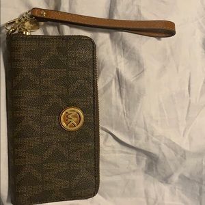 Michael Kors wristlet